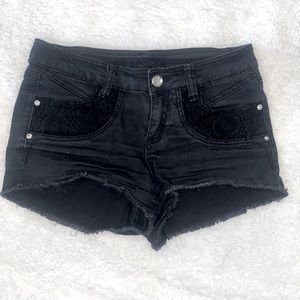 9/10 Rue 21 Black Shorts